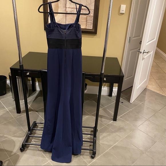 BCBG Gown | BCBCMAXAZRIA Arabella Navy and Black Dress - Picture 7 of 14